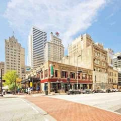 2bed•2bath Heart of Downtown w/Panoramic Views