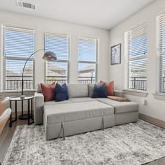 Stylish 2BR Near Uptown & Medical District