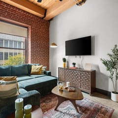 Stylish 2BR Downtown St. Louis Escape