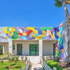 3BR/2BA| Artarian Villa| Gated Driveway & Backyard