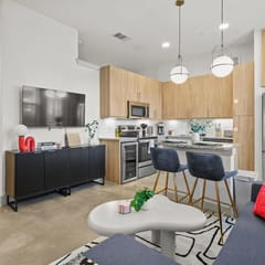 King 1BR/1BA | Pool+ Parking | 5 min to Galleria