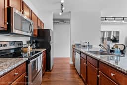 Stylish 1 Bed, 1 Bath Apartment Downtown Memphis - Image 3