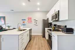 Chic 1BR/1BA Haven in Columbus - Image 3