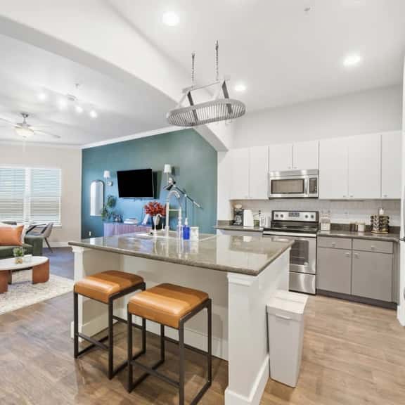 Luxuries 1-bed 1-bath| Sleeps 2 | Pool/Gym/Parking - Image 1