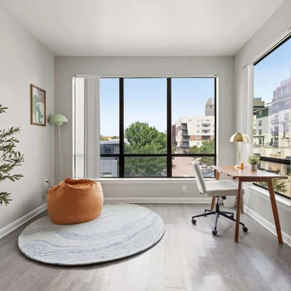 Galleria Retreat | Pool | Free Parking | Gym - Image 1