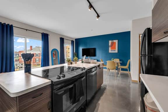 Chic 1BR Retreat in Midtown Detroit - Image 3